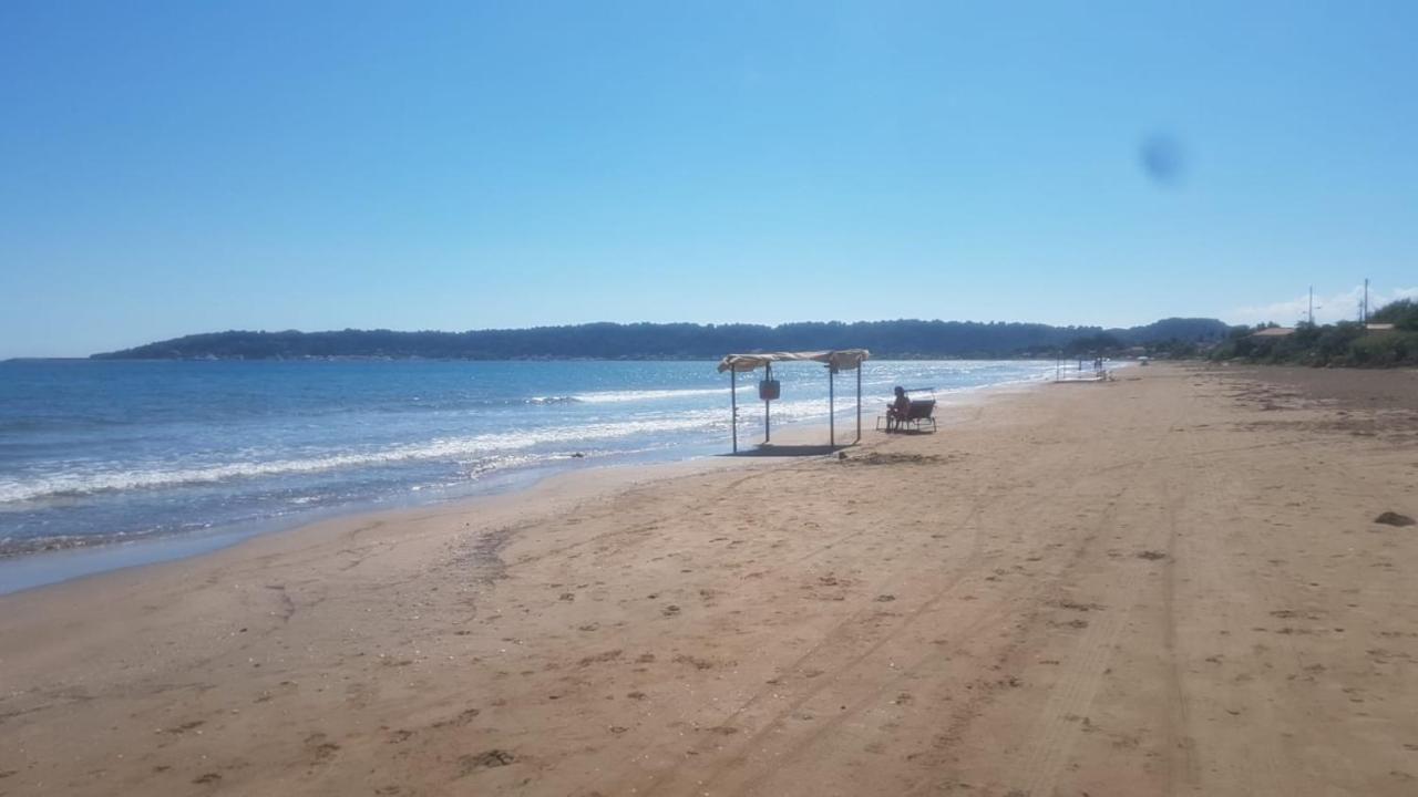 Vila Thailanda In Katakolo Πύργος Εξωτερικό φωτογραφία